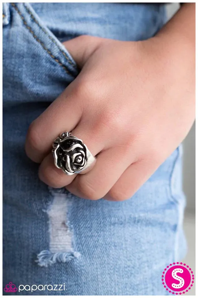 Rings Paparazzi Ring Beauty and the Beast Black Paparazzi Jewelry