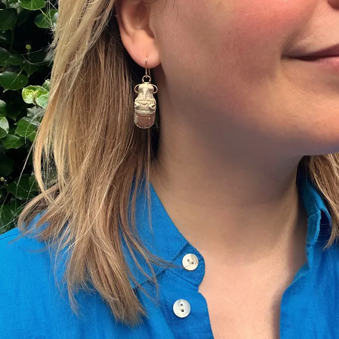 21stfinds Earrings Carved Lava Stone Lion Earrings 21stfinds Earrings Carved Lava Stone Lion Earrings