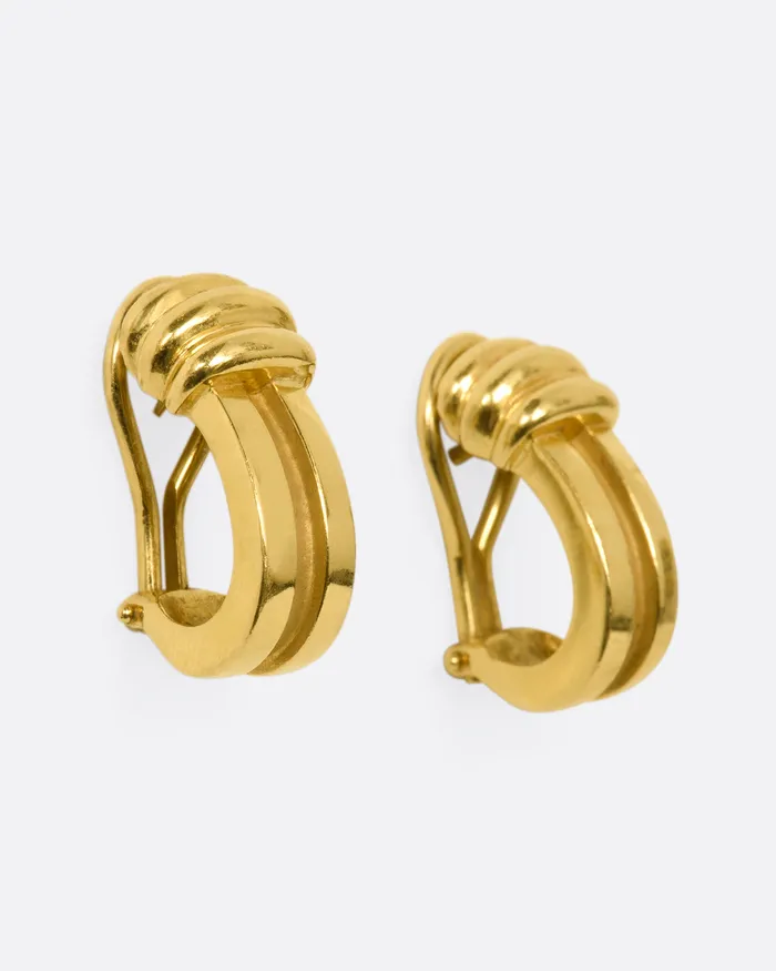 EXCALIBUR Earrings Tiffany Co Huggie Loop Earrings EXCALIBUR Earrings Tiffany Co Huggie Loop Earrings