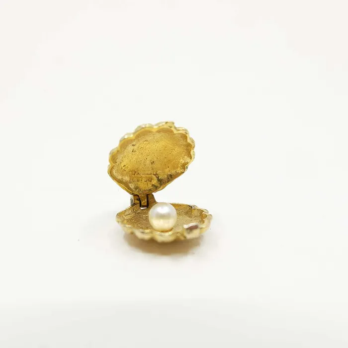 aliceeden Charm Necklaces Vintage 9ct Gold Opening Oyster Pearl Charm